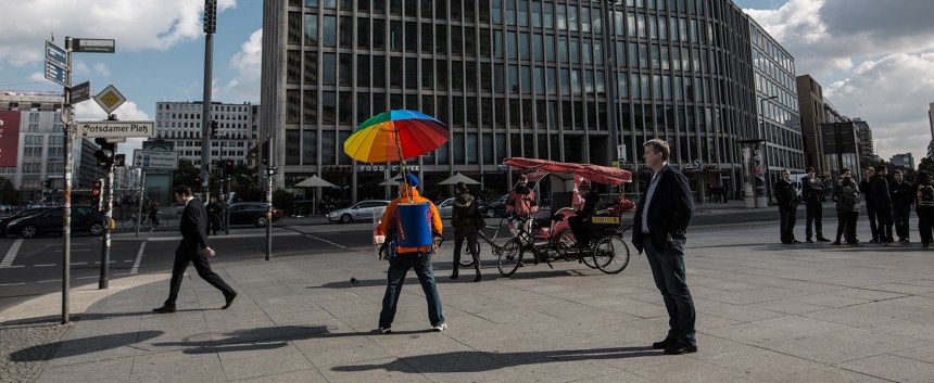 sausage_vendor_potsdamer_platz01